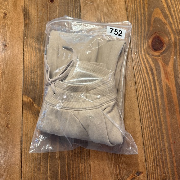 Lululemon Scuba High Rise Jogger Womens 2 Sweatpants Trench Tan Lounge - Picture 7 of 8